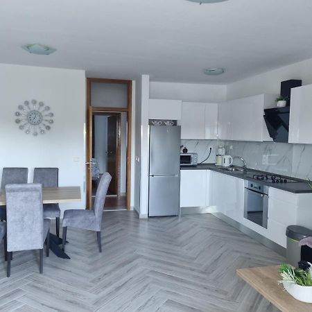 Apartments Ledic Крвавица Екстериор снимка
