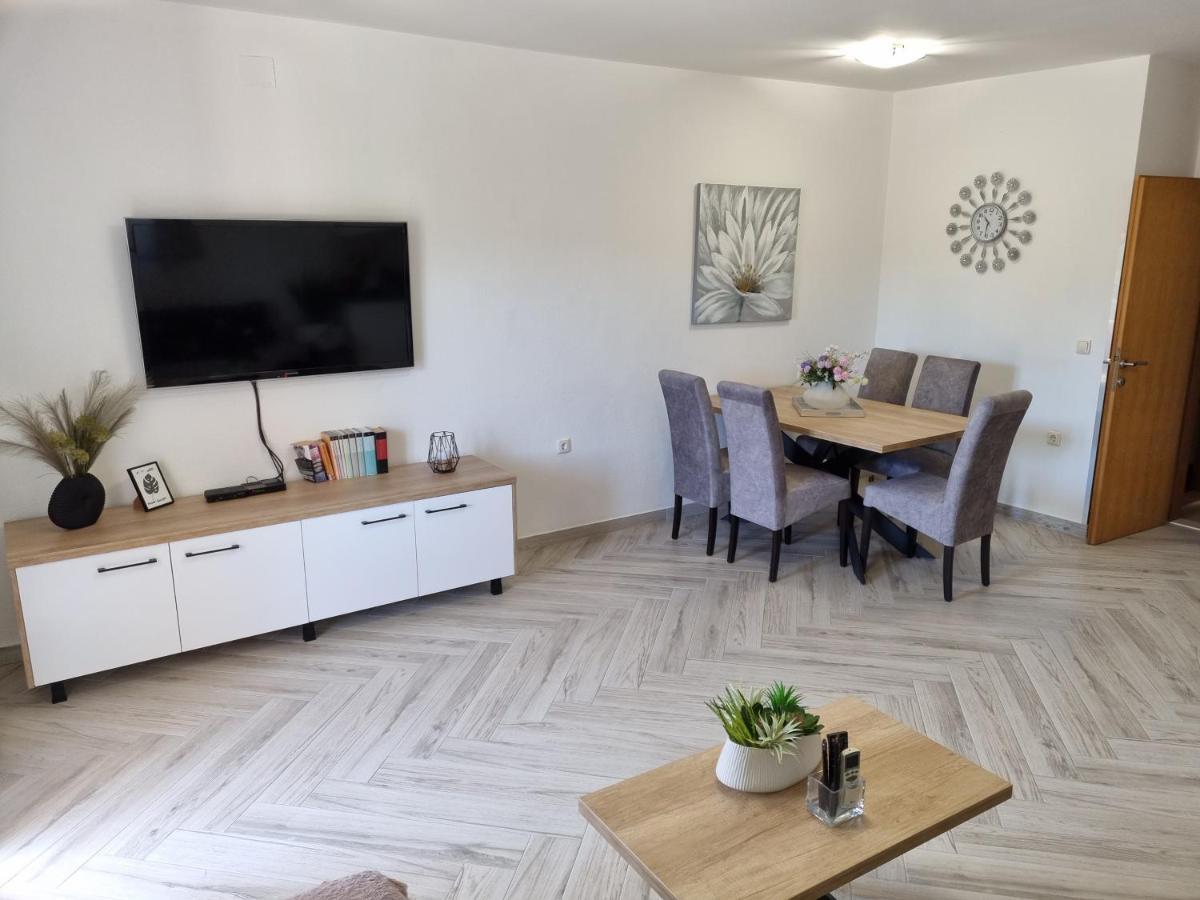 Apartments Ledic Крвавица Екстериор снимка