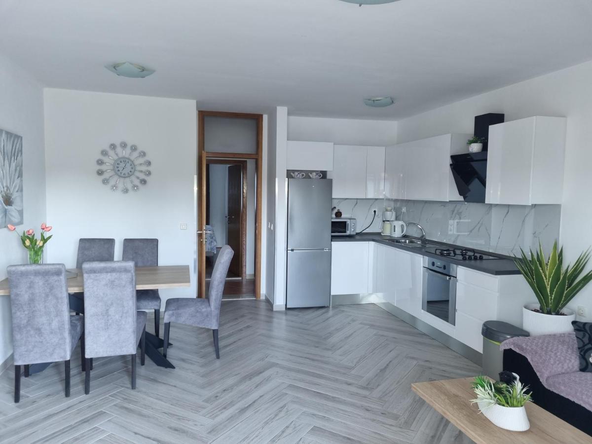 Apartments Ledic Крвавица Екстериор снимка
