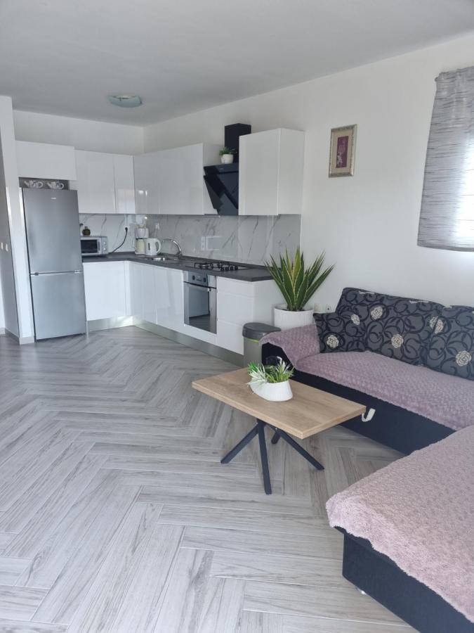 Apartments Ledic Крвавица Екстериор снимка