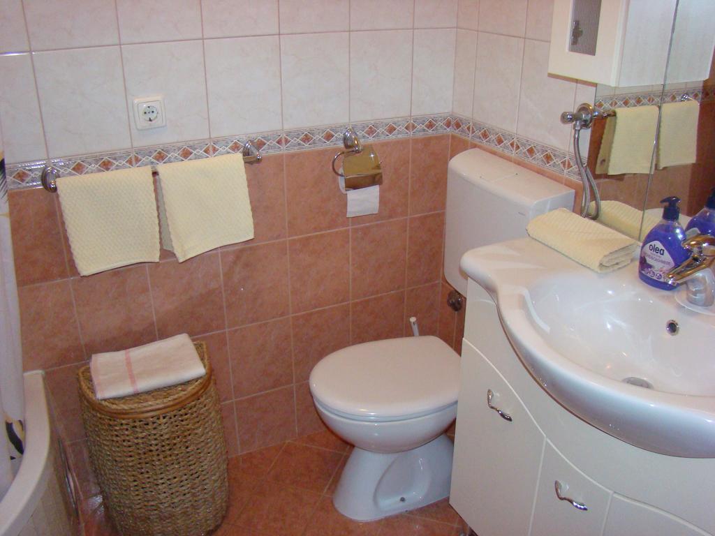 Apartments Ledic Крвавица Екстериор снимка