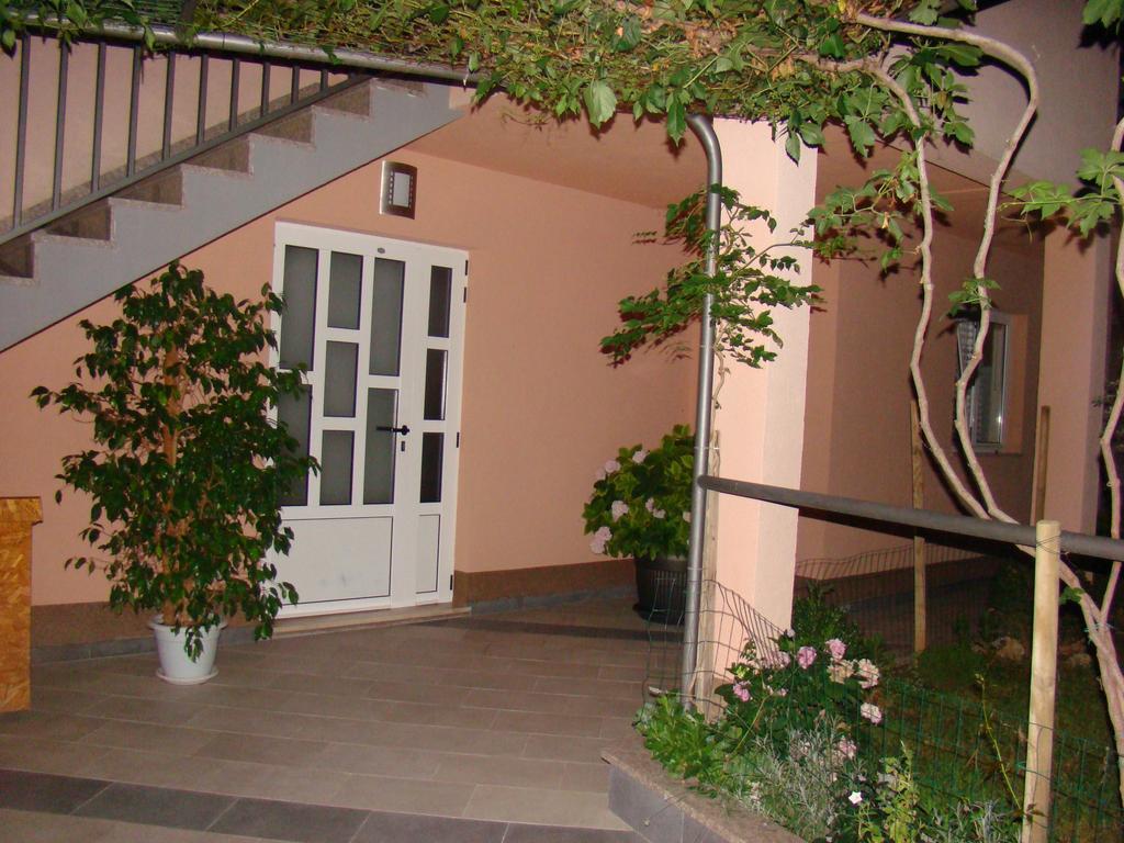 Apartments Ledic Крвавица Екстериор снимка
